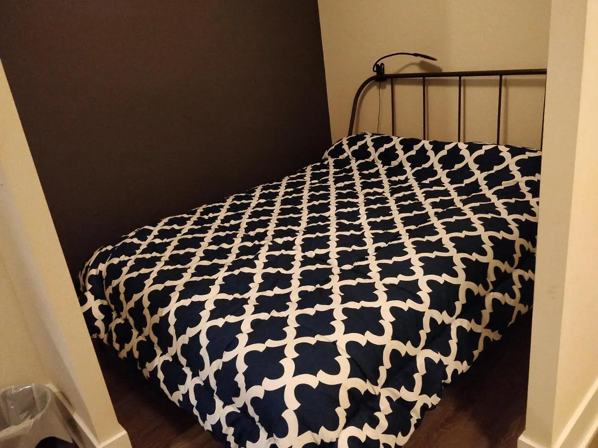 Apartment Entertainment District, Downtown Toronto, 1 Bed Plus Den. Pure Comfort